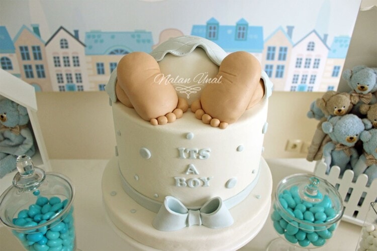 Baby shower konsepti erkek bebek pastası